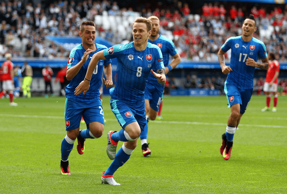 斯洛伐克队球员们在比赛中表现出色 斯洛伐克队球员们在比赛中表现出色