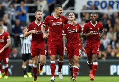 包含曼联稳坐榜首，狼队暂居中游的词条