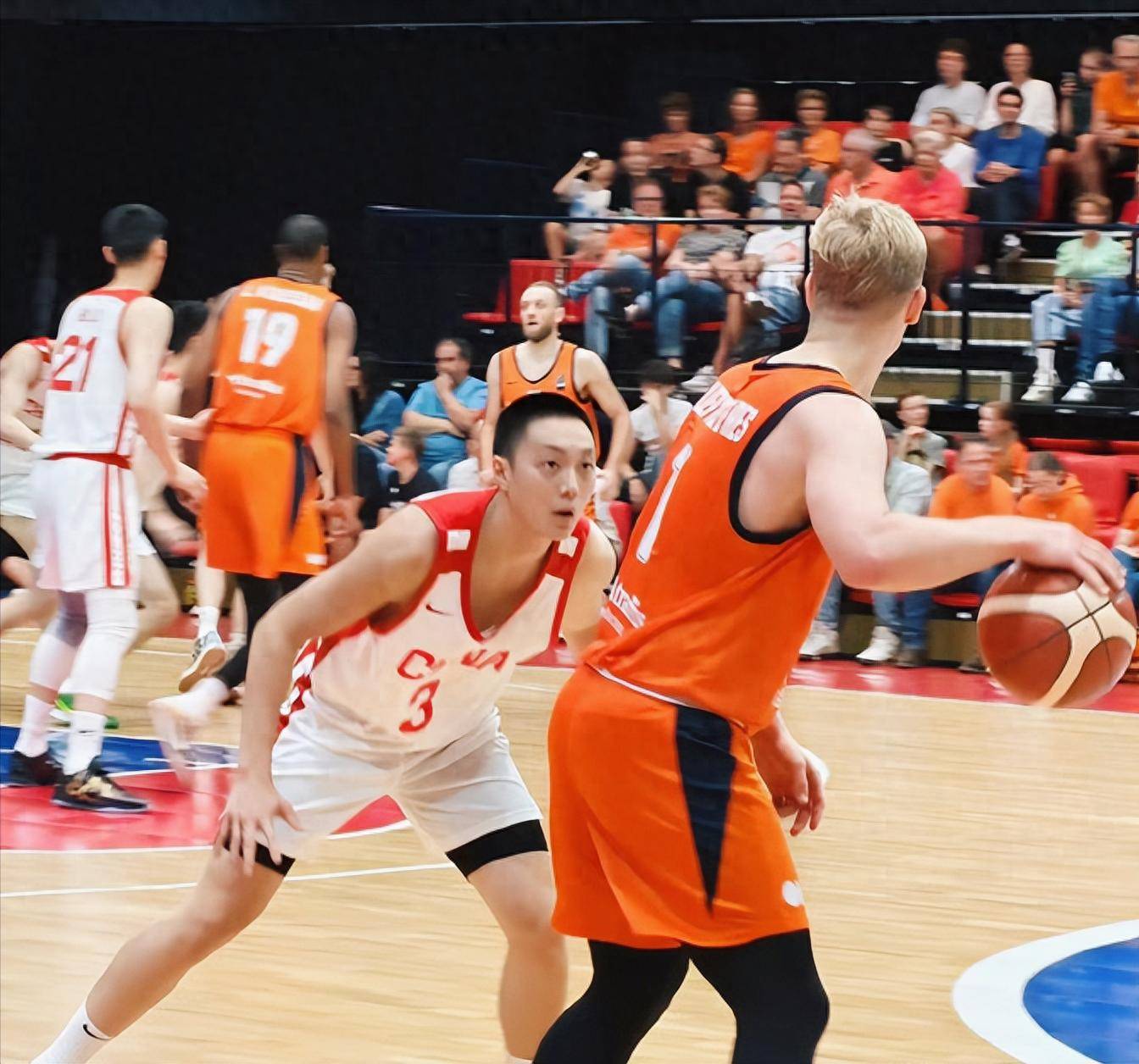 亚洲球队在世界篮球赛事中崭露头角 亚洲球队在世界篮球赛事中崭露头角