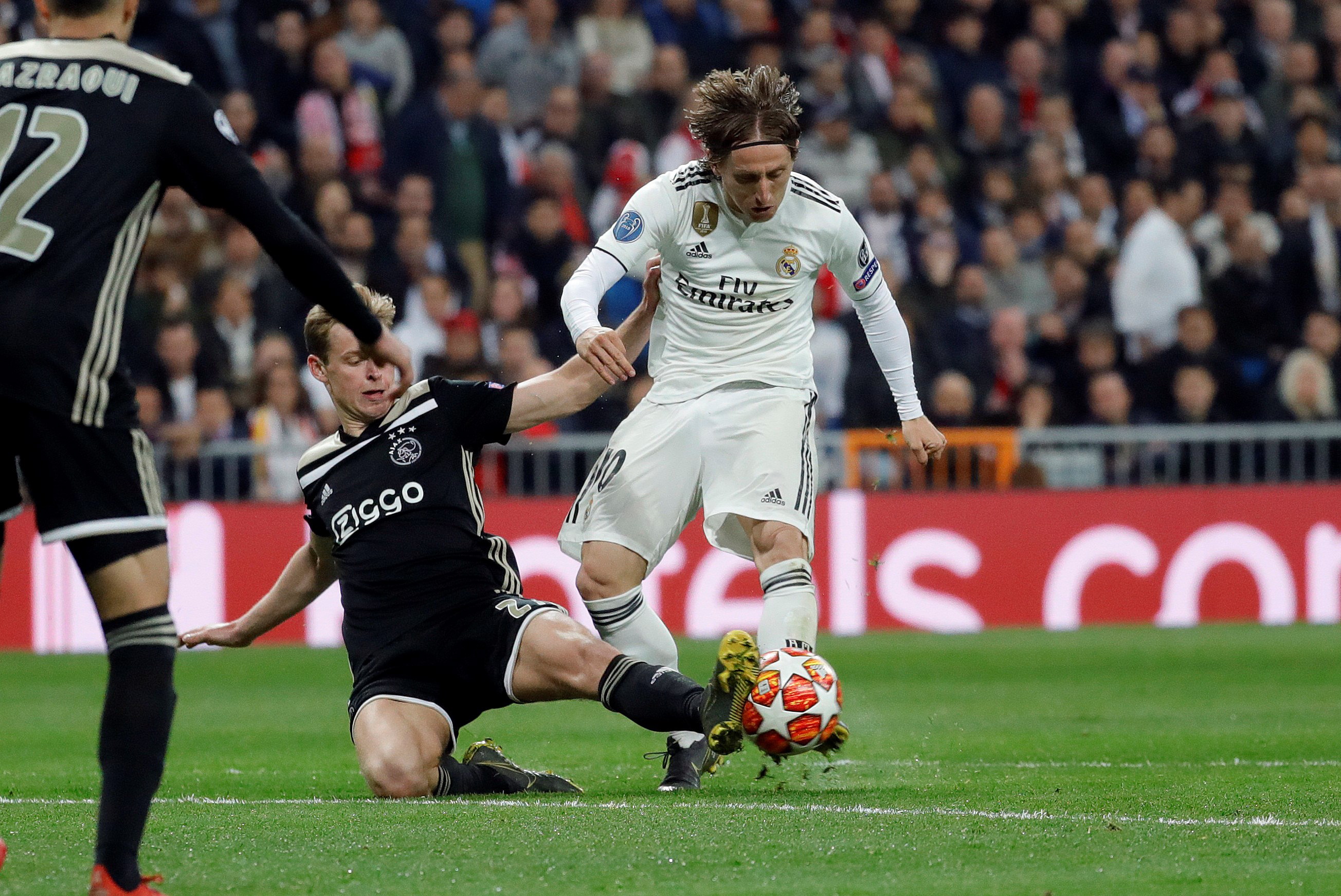 阿贾克斯势不可挡,晋级成为热门的简单介绍 阿贾克斯势不可挡,晋级成为热门的简单介绍