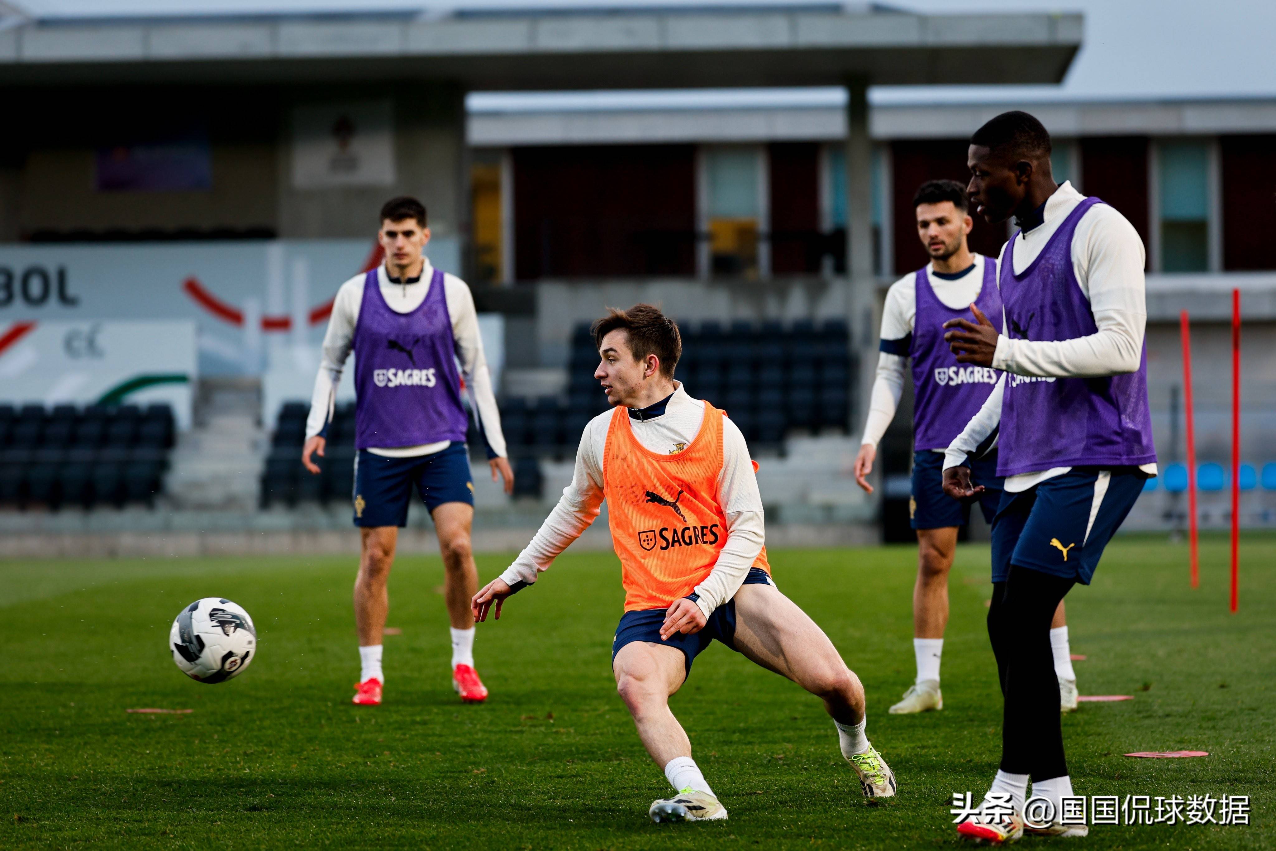 克里米亚队晋级喜悦,驶入欧国联四强 克里米亚队晋级喜悦,驶入欧国联四强