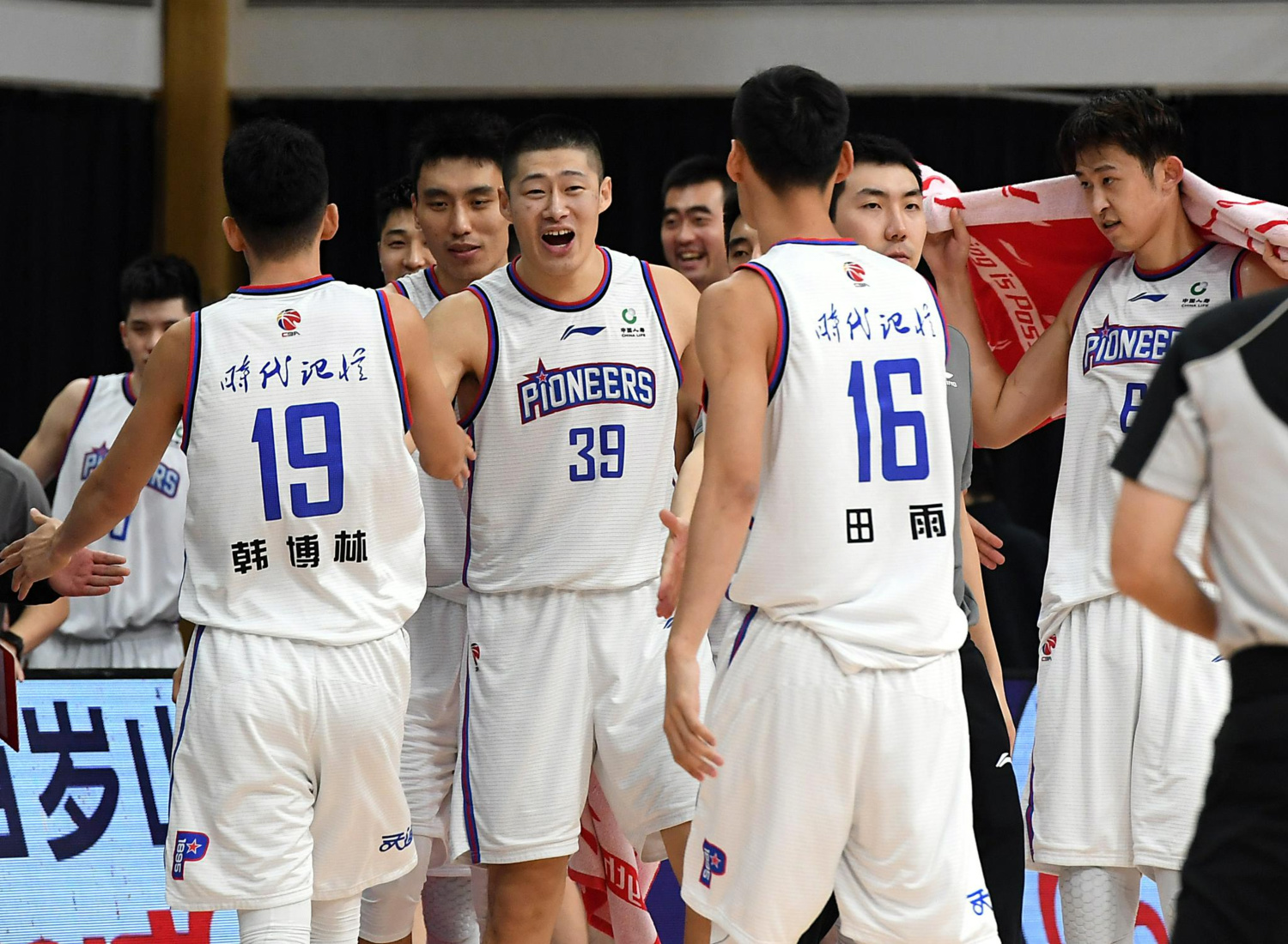 天津男篮手握主场,取得巨大胜利 天津男篮手握主场,取得巨大胜利