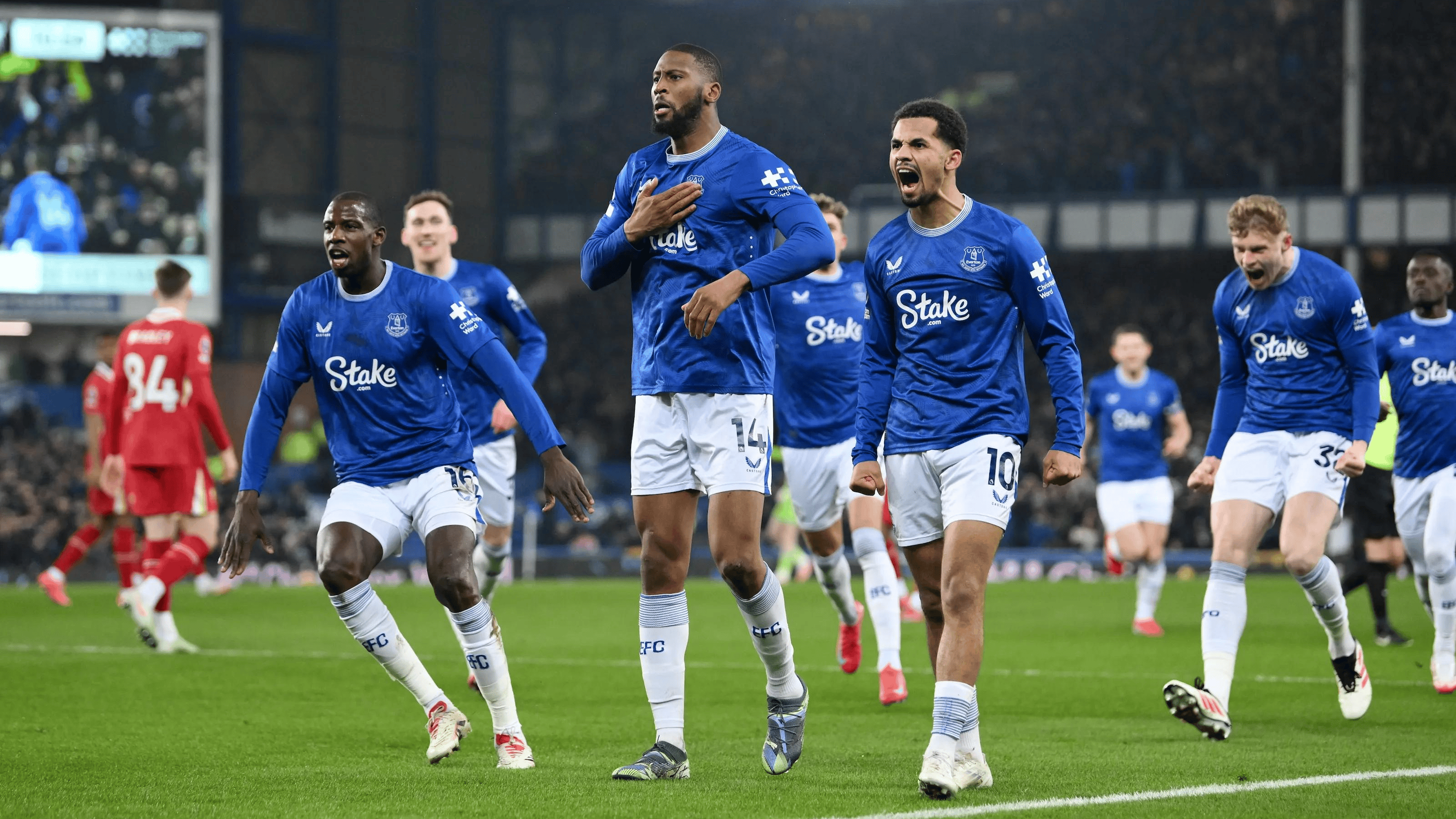 埃弗顿主场大胜,全面提升积分榜排名 埃弗顿主场大胜,全面提升积分榜排名