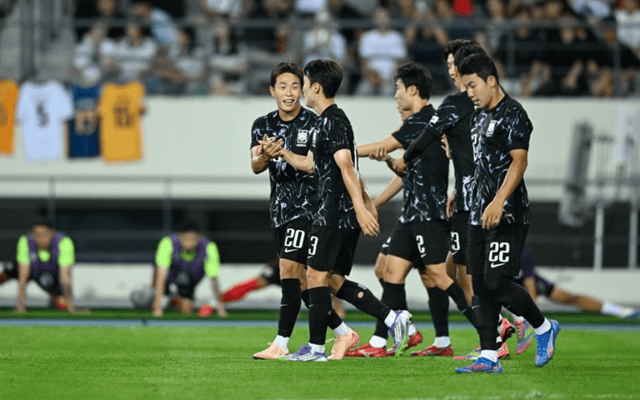 韩国球队击败对手，目前排名第二